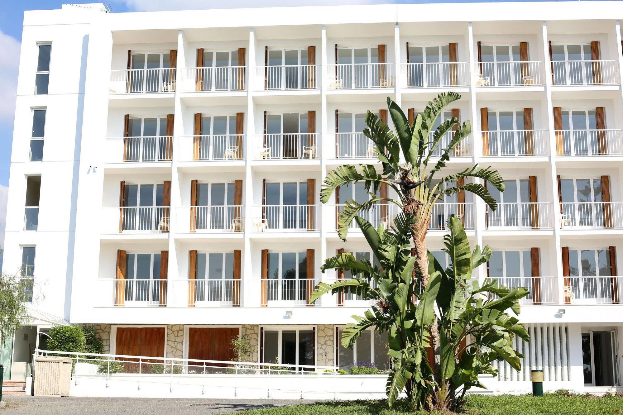 La Tournerie Hotel ม็องตง ภายนอก รูปภาพ