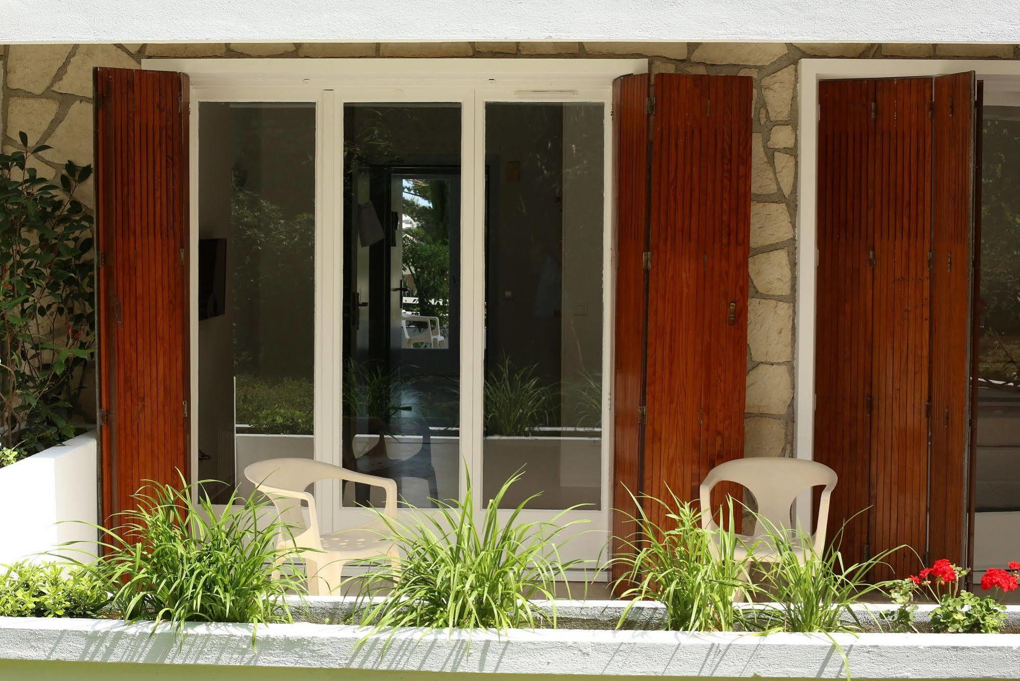 La Tournerie Hotel ม็องตง ภายนอก รูปภาพ
